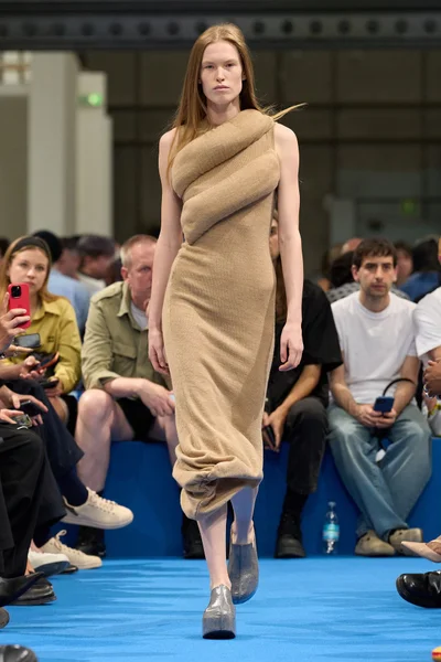 Look 37
